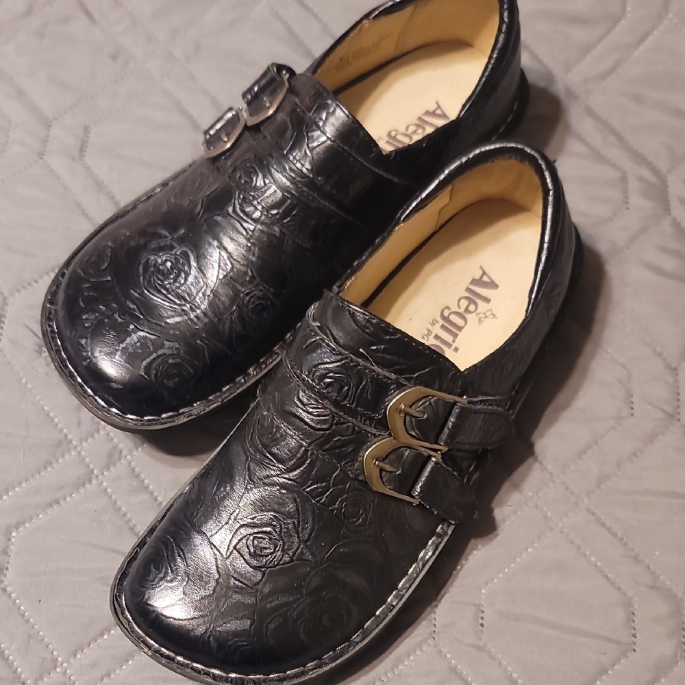 Alegria Black Embossed Leather Clogs Ali Size 37 (6.5 to 7) - Picture 2 of 7